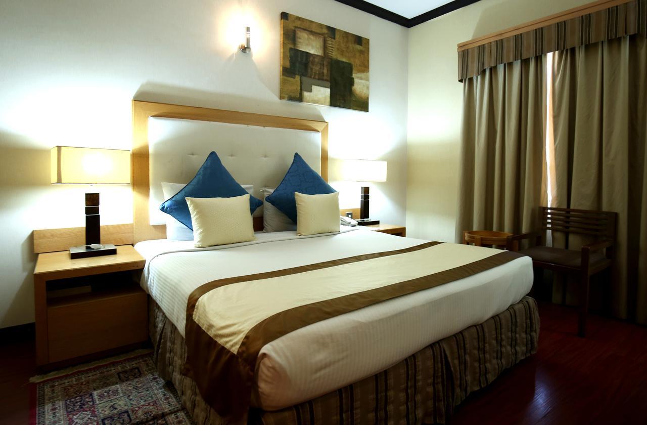 London Crown Hotel Dubai Buitenkant foto
