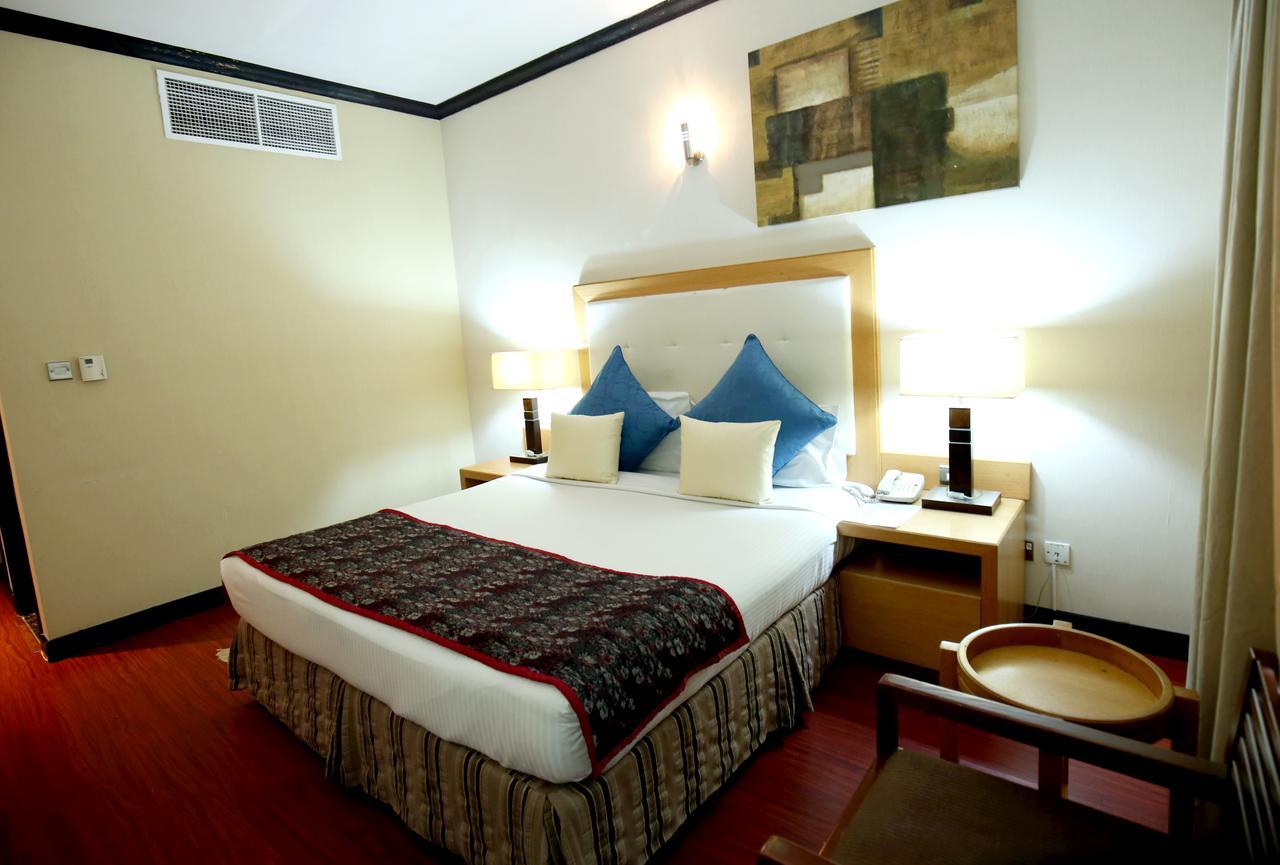 London Crown Hotel Dubai Buitenkant foto