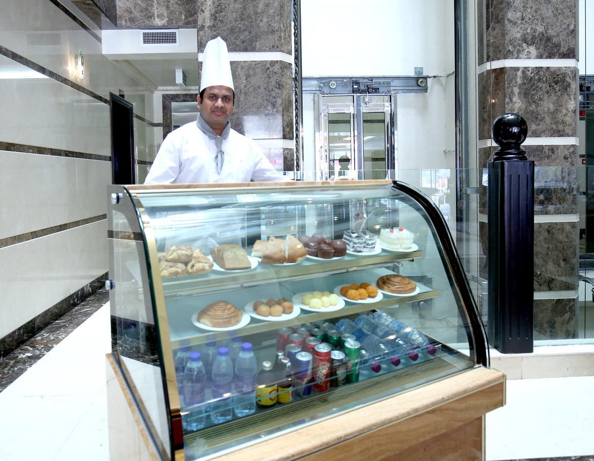 London Crown Hotel Dubai Buitenkant foto