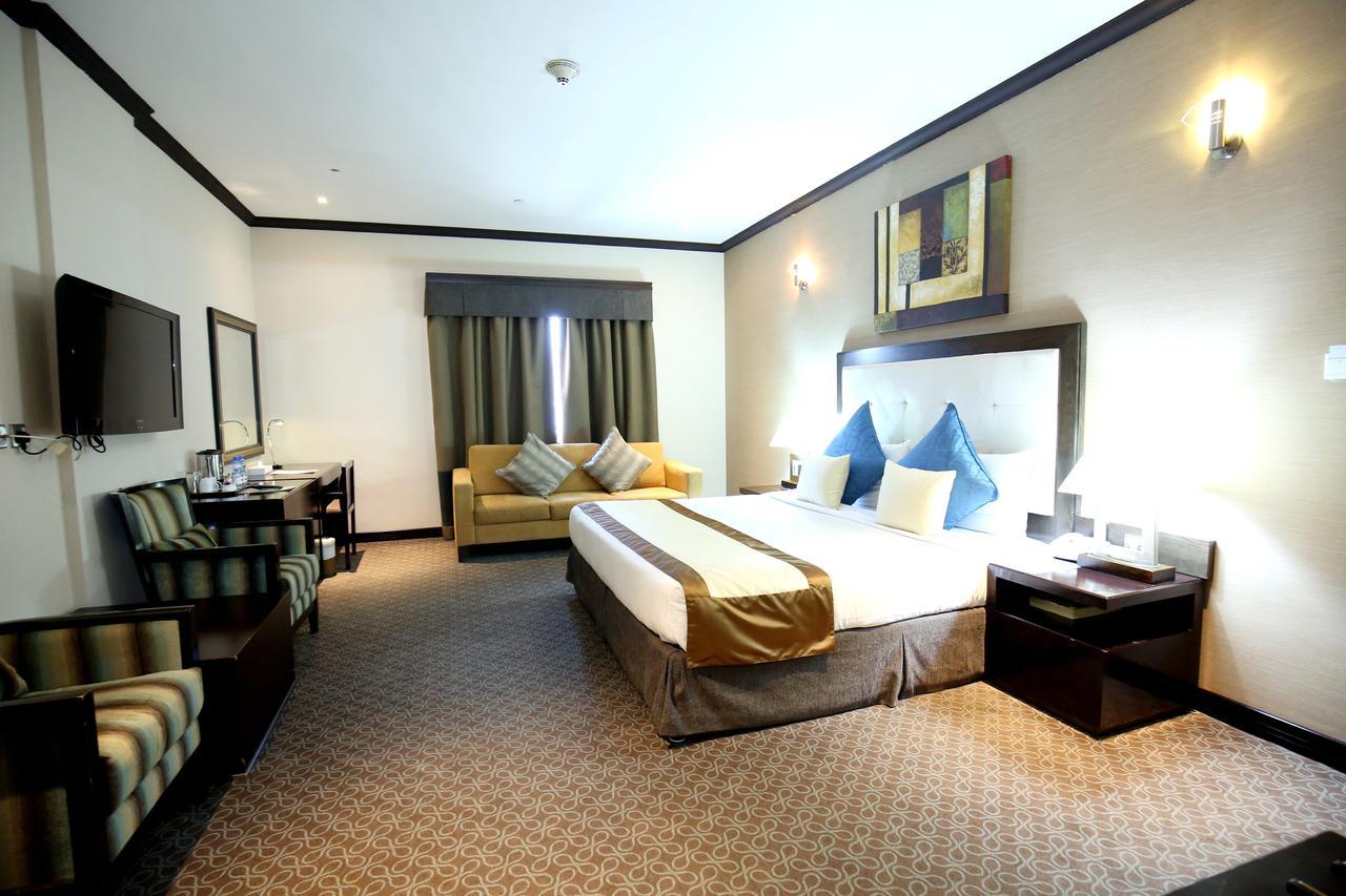 London Crown Hotel Dubai Buitenkant foto