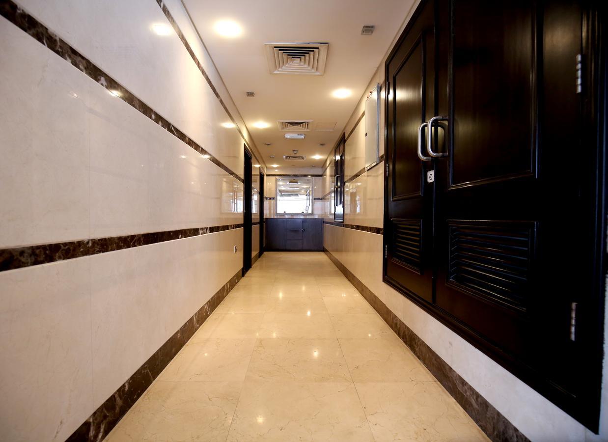 London Crown Hotel Dubai Buitenkant foto