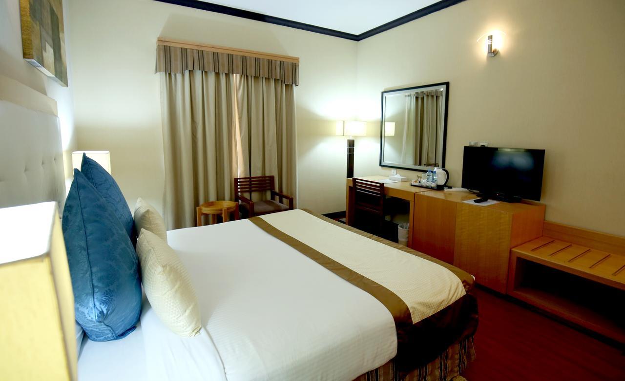 London Crown Hotel Dubai Buitenkant foto
