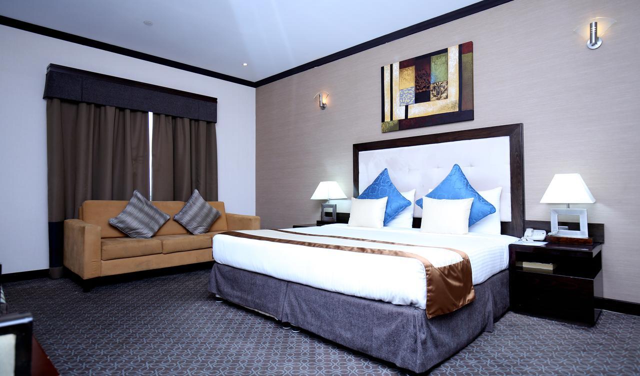 London Crown Hotel Dubai Buitenkant foto