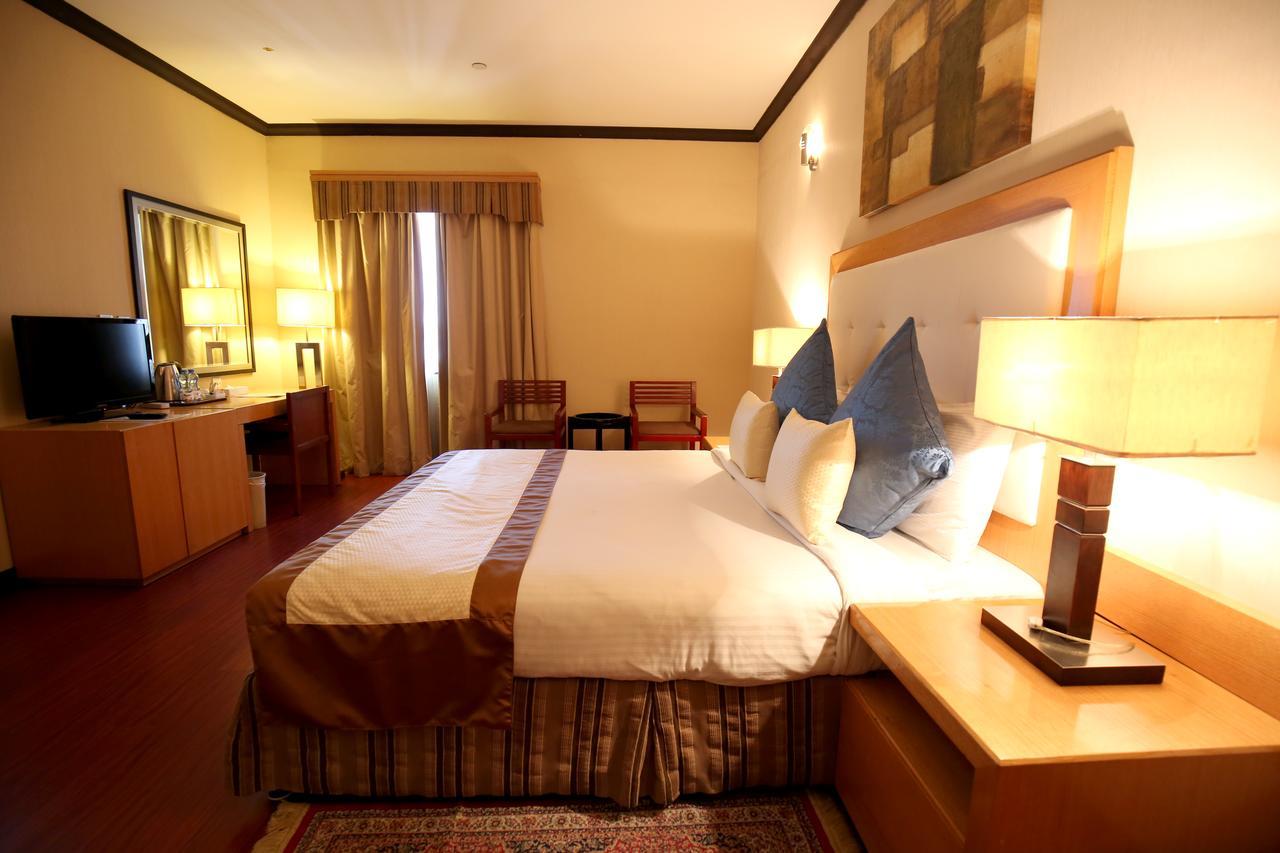 London Crown Hotel Dubai Buitenkant foto