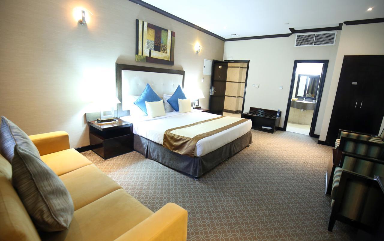 London Crown Hotel Dubai Buitenkant foto