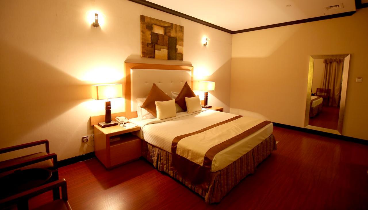 London Crown Hotel Dubai Buitenkant foto