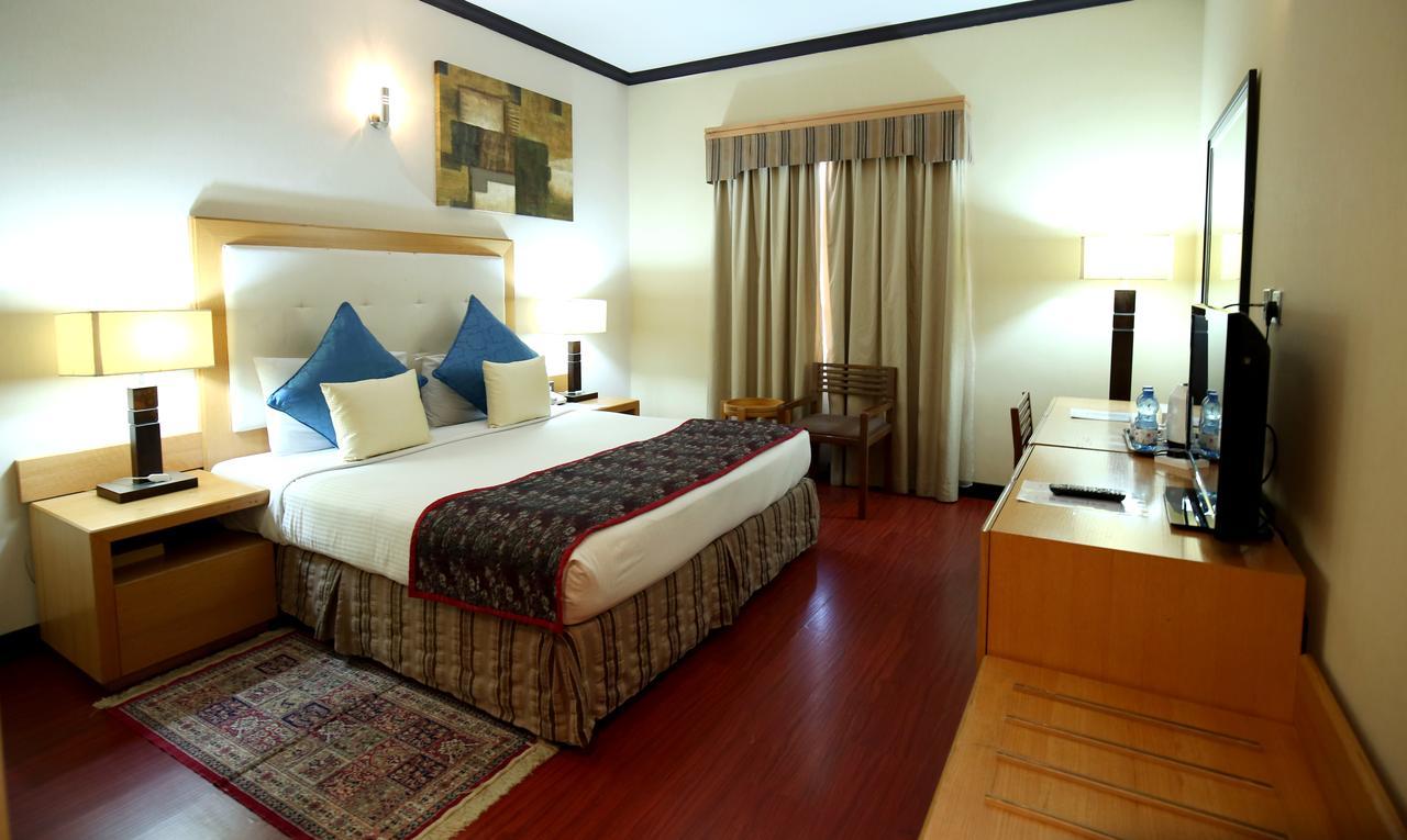 London Crown Hotel Dubai Buitenkant foto