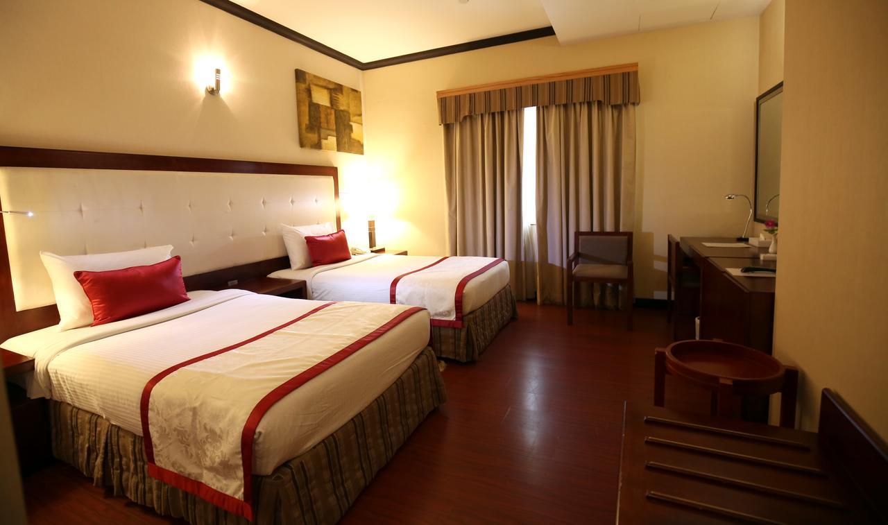 London Crown Hotel Dubai Buitenkant foto